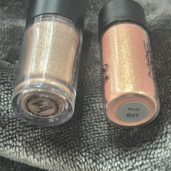 Qty-1 MAC Pigment Mini - Picture 9 of 9